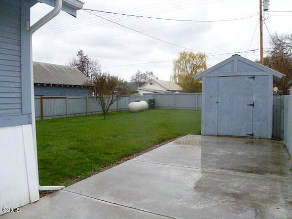 3rd image of 109 5th Ave W