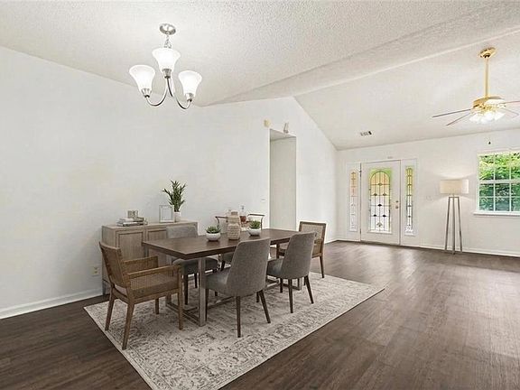 4th image of 266 Freeman Dr