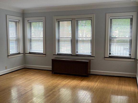 2nd image of 5535 N Artesian Ave