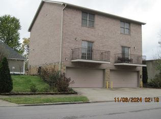 103 Locust St #B, Jeffersonville, IN 47130