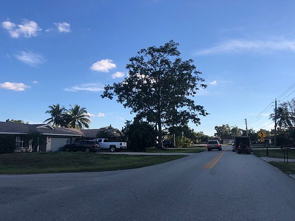 3rd image of 17160 Phlox Dr