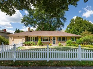 910 Greenwood Dr, Wheaton, IL 60189