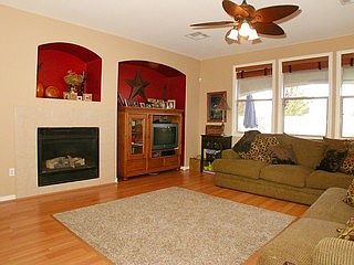 3rd image of 4784 Laurentia Ave