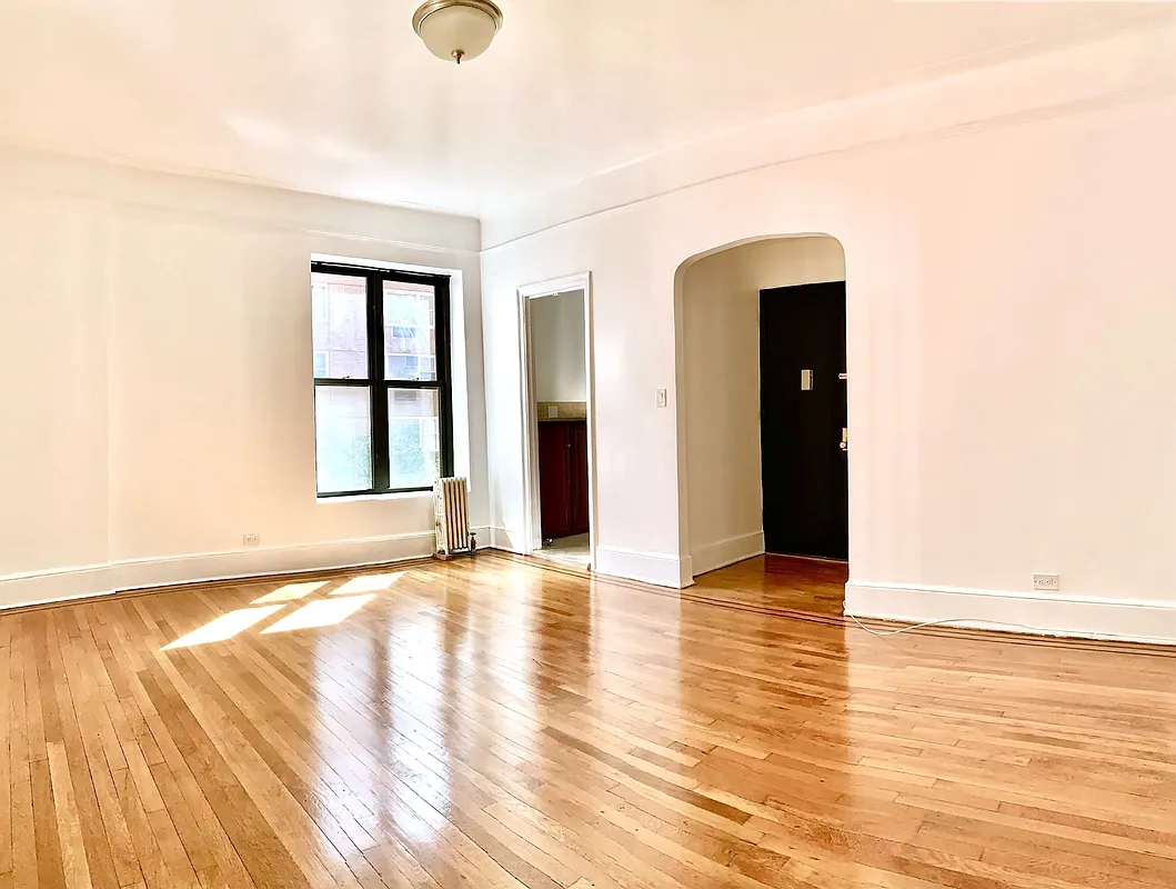 135 East 63rd Street #5E in Lenox Hill, Manhattan | StreetEasy