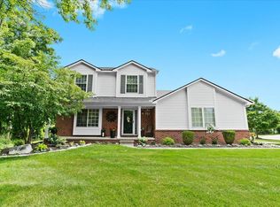 49096 Ashbury Dr, Belleville, MI 48111