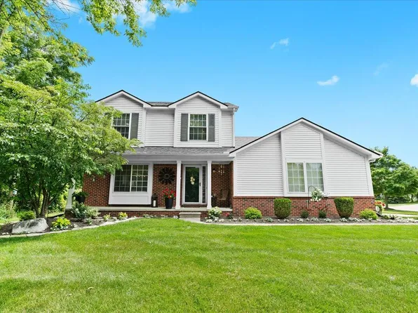 49096 Ashbury Dr, Belleville, MI 48111