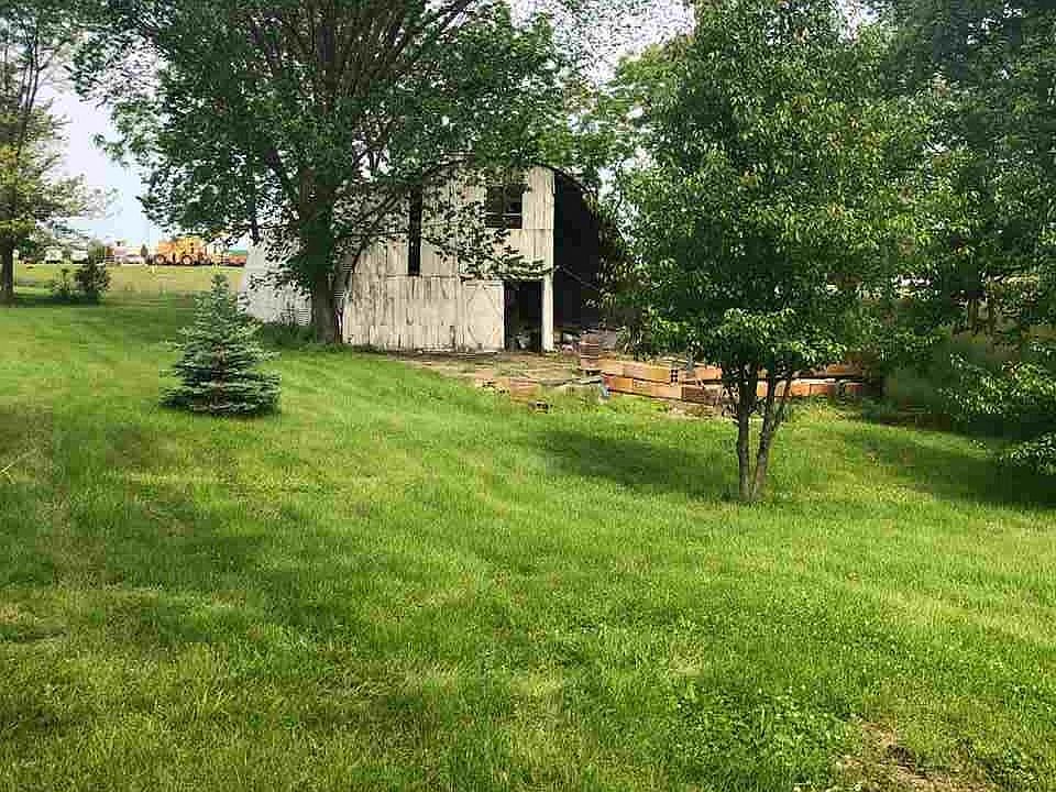 2nd image of 1400 Oak St