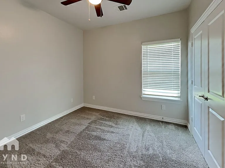 10401 Cathedral Dr #B — Photo 9