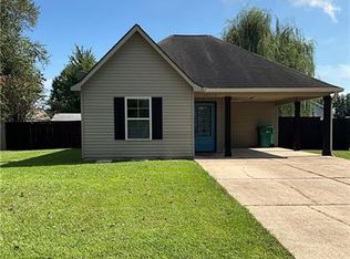 28478 Holiday Dr, Ponchatoula, LA 70454