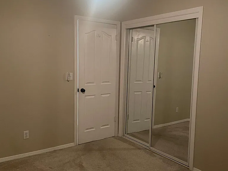 2182 Decatur Ave — Photo 18