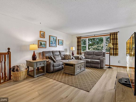 5th image of 1016 Bluff Pointe Dr