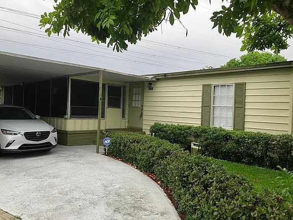 2nd image of 420 S Heritage Circle