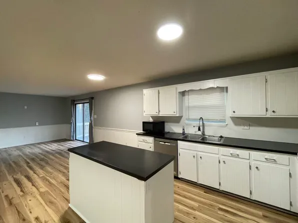 906 W Chatham St #906, Cary, NC 27511