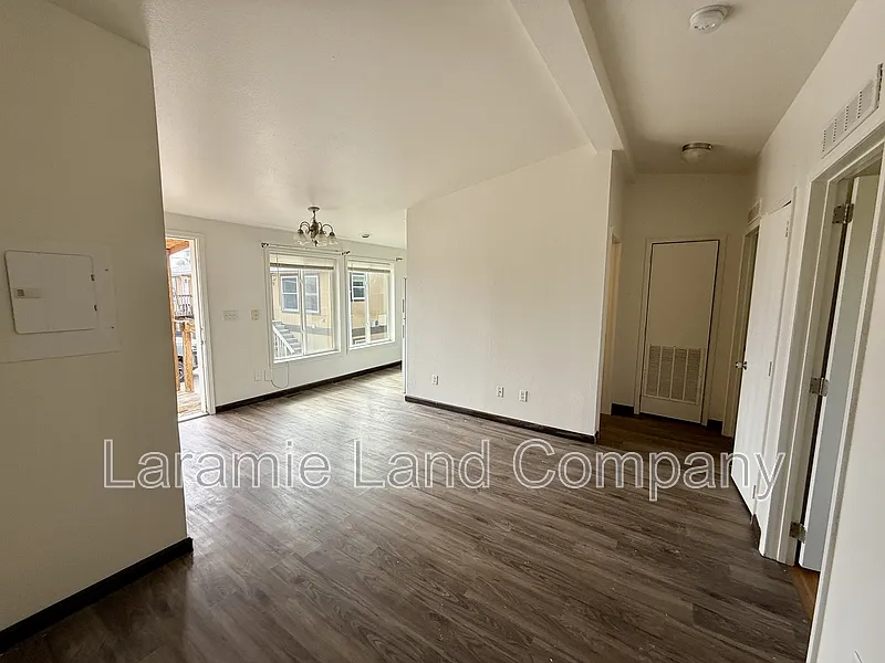 4 bed, 2.0 bath, $1,200 — Photo 4