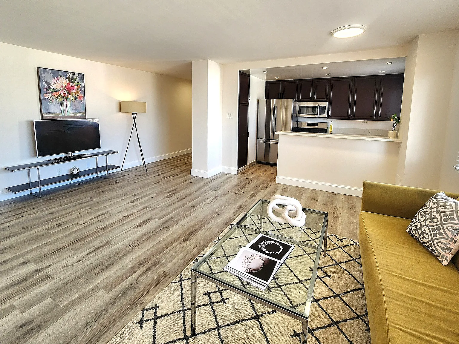 10401 Wilshire Building — Photo 4