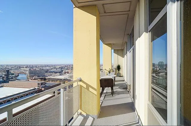 700 N Larrabee St — Photo 11