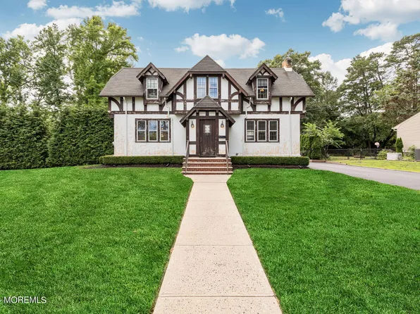 232 Pinecrest Road, Oakhurst, NJ 07755