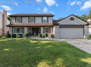 2025 Highbury Dr, Troy, MI 48085