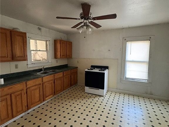2nd image of 426 N Vaughan Ave
