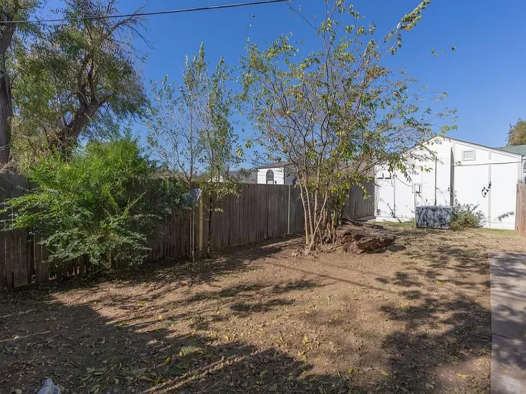 3836 NW Liberty St — Photo 3