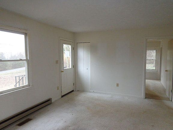 2nd image of 453 Berry Mountain Ln