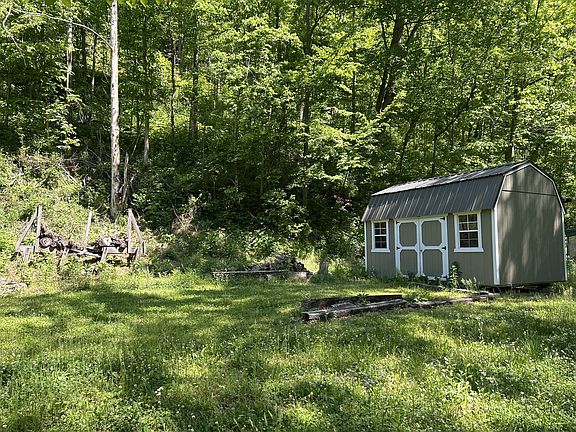 4th image of 140 Carver Hollow Rd