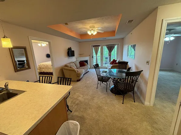 5831 Enterprise Dr APT 302, Lincoln, NE 68521