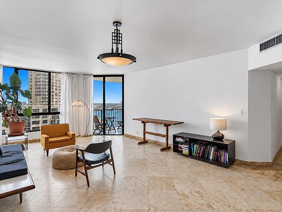 4th image of 520 Brickell Key Dr APT A1902