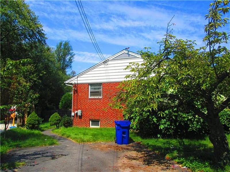 2nd image of 10400 Hutting Pl