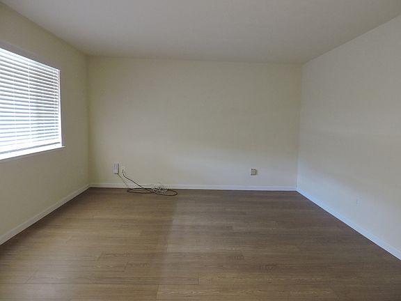 2nd image of 236 Brady Ct