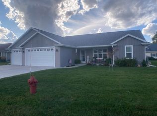 1230 E Ridlington Ave, Shawano, WI 54166