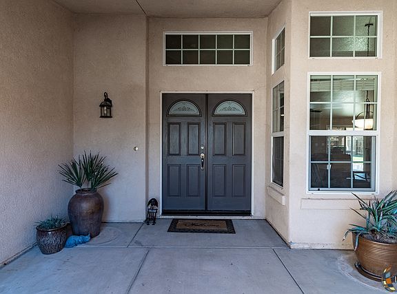 5th image of 571 Silverwood St