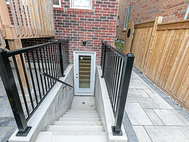 747 Langford Blvd #B — Photo 2