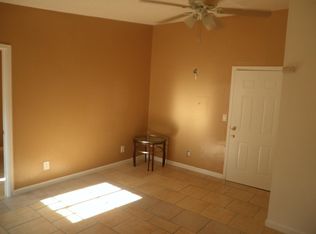 177 E Plymouth St, Long Beach, CA 90805