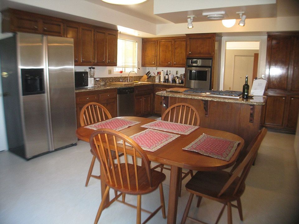 Big kitchen