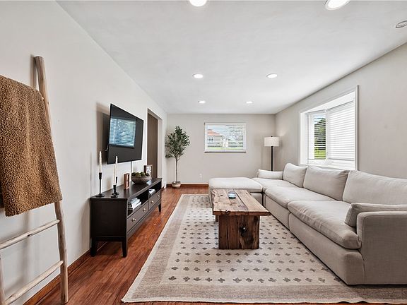 5th image of 101 Selvin Dr