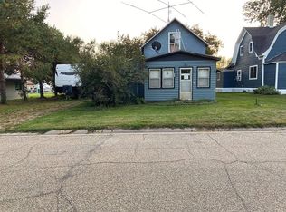 415 6th St, Milnor, ND 58060