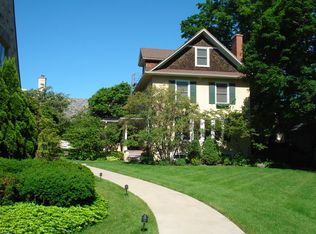 872 Church Rd, Lake Forest, IL 60045