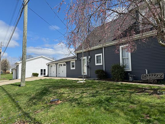 2nd image of 206 E Perry St