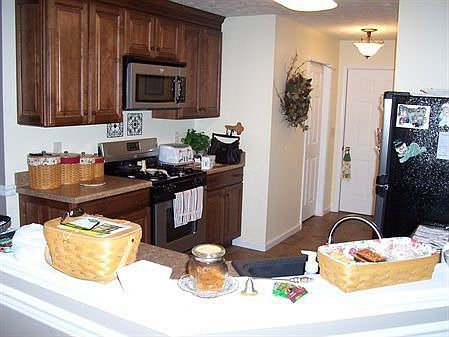 4th image of 103 Fox Meadows Dr