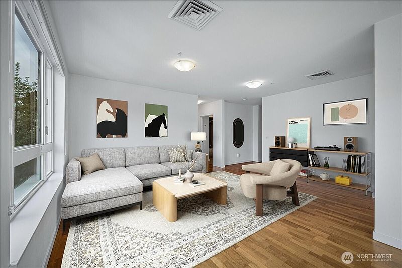 4th image of 3104 Western Avenue #420