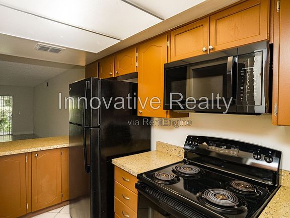 5th image of 623 E San Sebastian Ct