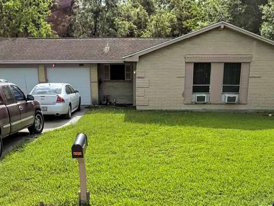 2nd image of 8402 Banting St