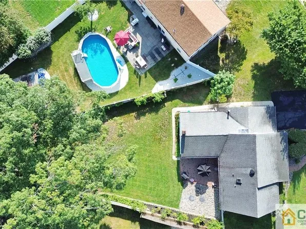 28 Waverly Pl, Matawan, NJ 07747