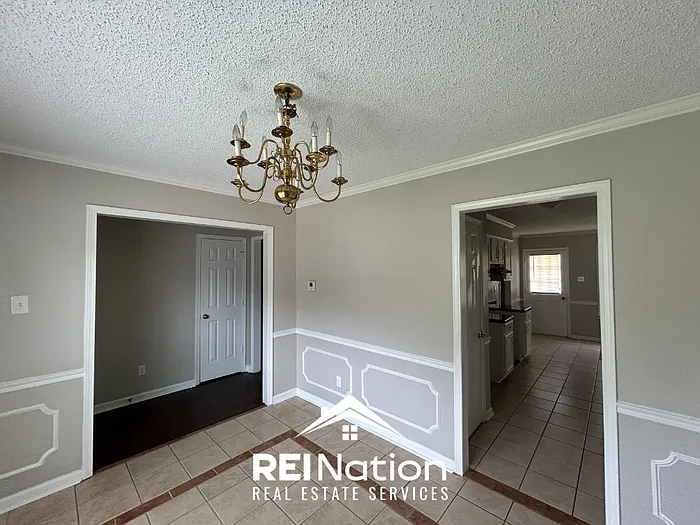 4 bed, 2.0 bath, 1600 sqft, $1,895 — Photo 3