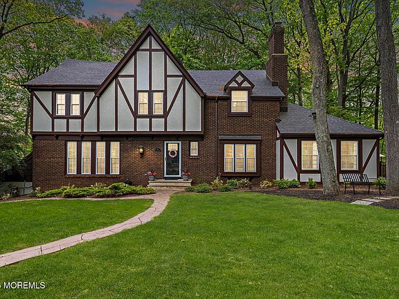3rd image of 18 Lefferts Court