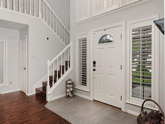4th image of 2619 Knollbrook Ln