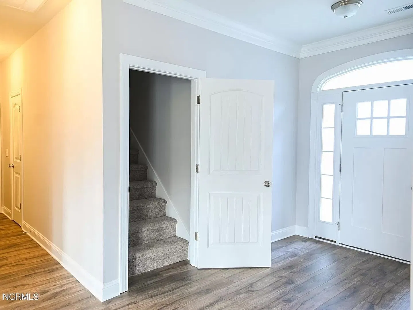 4 Bedroom Single Family Home in Rocky Point — Photo 4