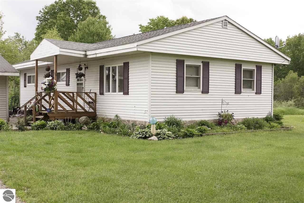 1038 Marietta St, Weidman, MI 48893 Zillow