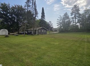 4737 N Peninsula Rd, Hale, MI 48739